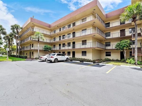 3141 NW 47th Terrace, Unit 130, Lauderdale Lakes, FL 33319