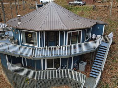 658 Lakeview Village Drive, Prestonsburg, KY 41653