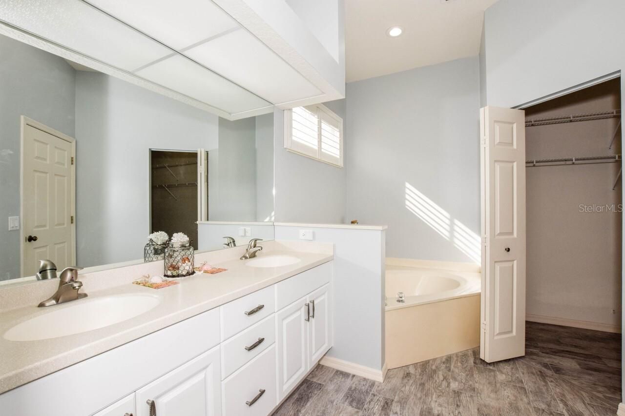 834 Montrose Drive, Unit 9, Venice, FL 34293 Photo