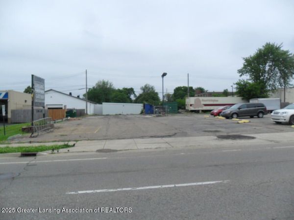 615 E Kalamazoo Street, Lansing, MI 48912