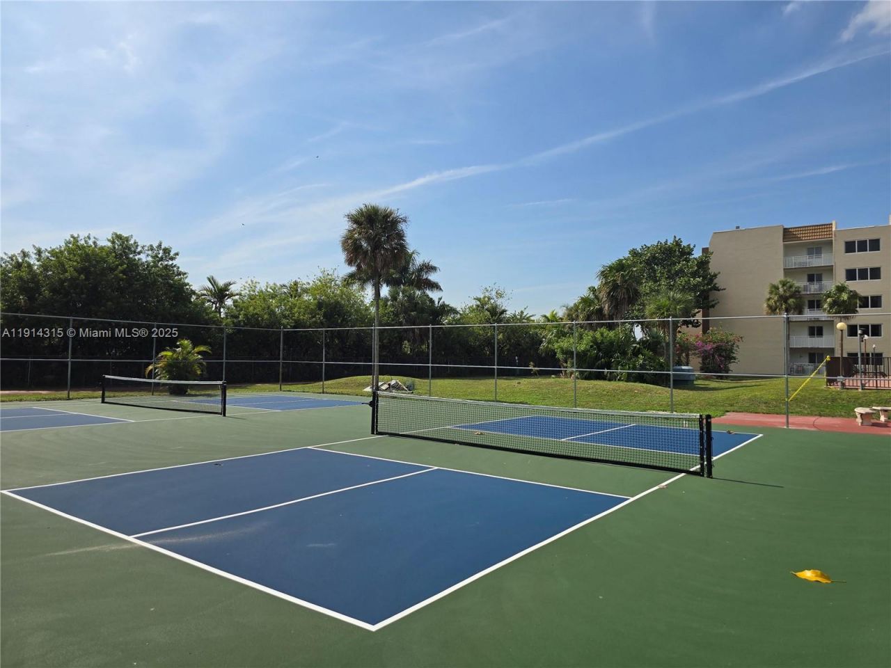 6940 Miami Gardens Dr, Unit 1-319, Hialeah, FL 33015 Photo