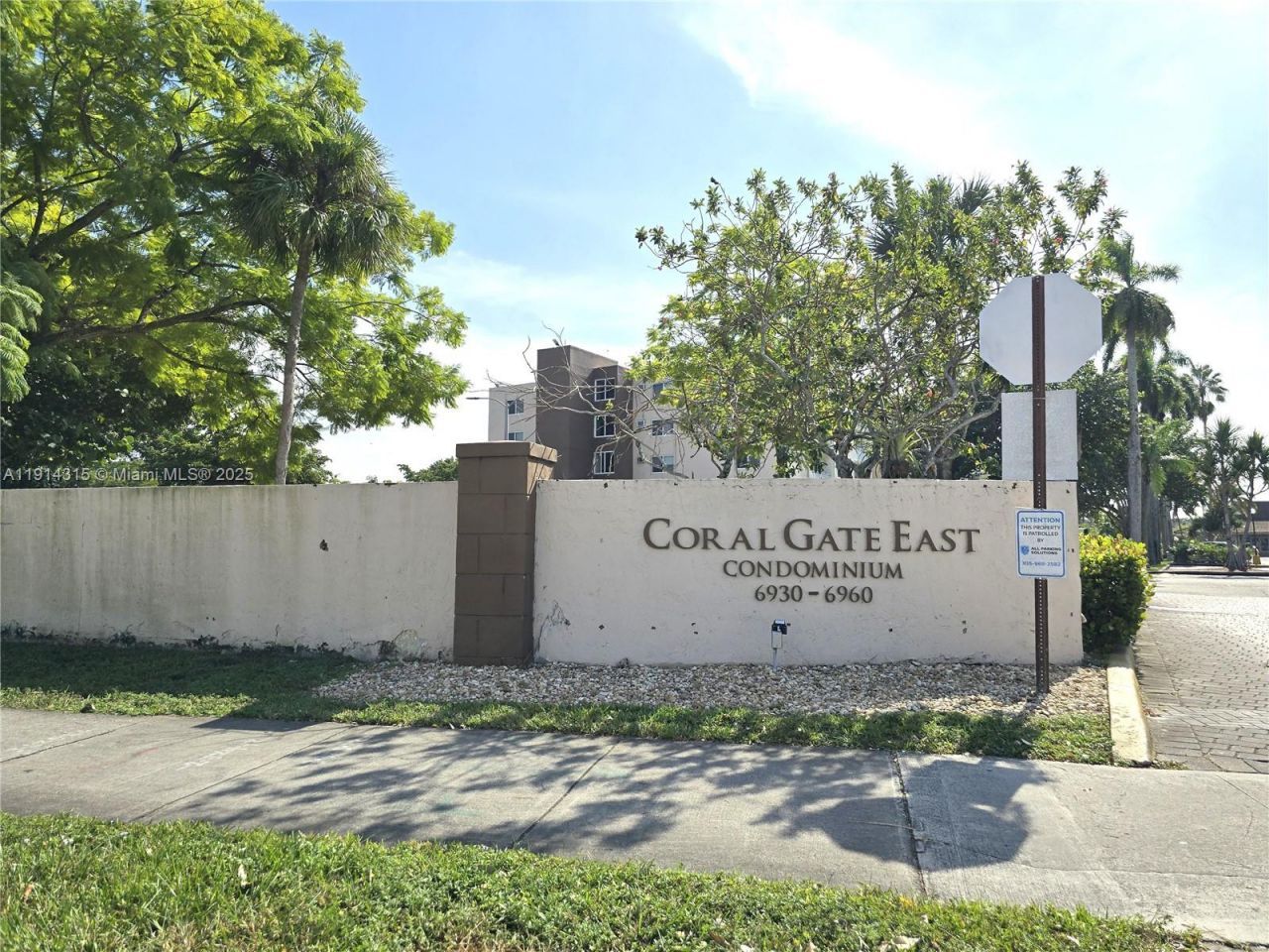 6940 Miami Gardens Dr, Unit 1-319, Hialeah, FL 33015 Photo