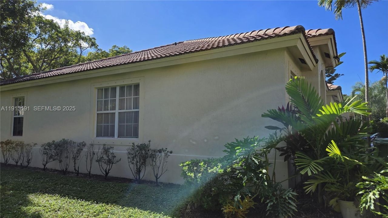 7950 NW 20th St, Pembroke Pines, FL 33024 Photo