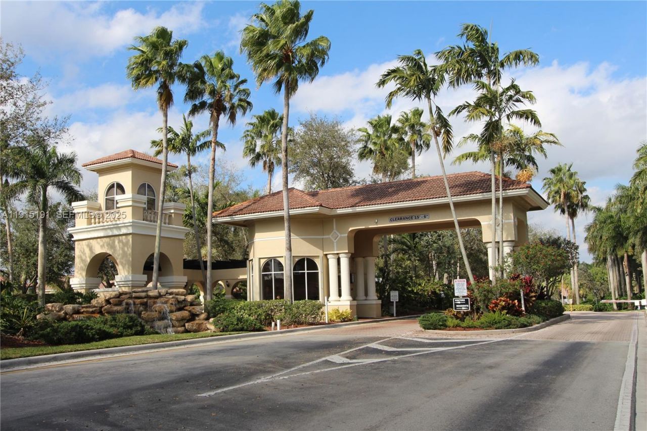 7950 NW 20th St, Pembroke Pines, FL 33024 Photo