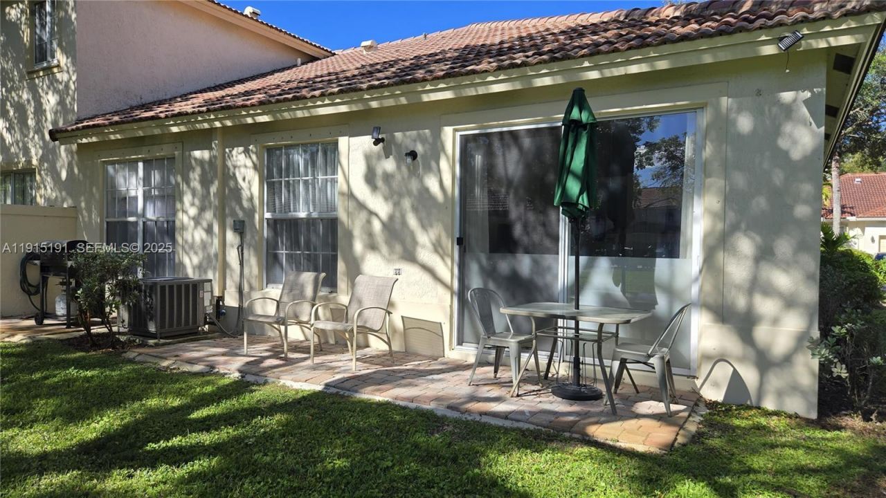 7950 NW 20th St, Pembroke Pines, FL 33024 Photo