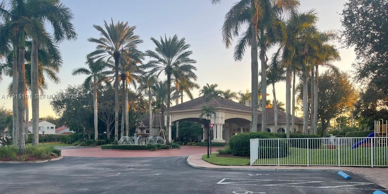 7950 NW 20th St, Pembroke Pines, FL 33024 Photo