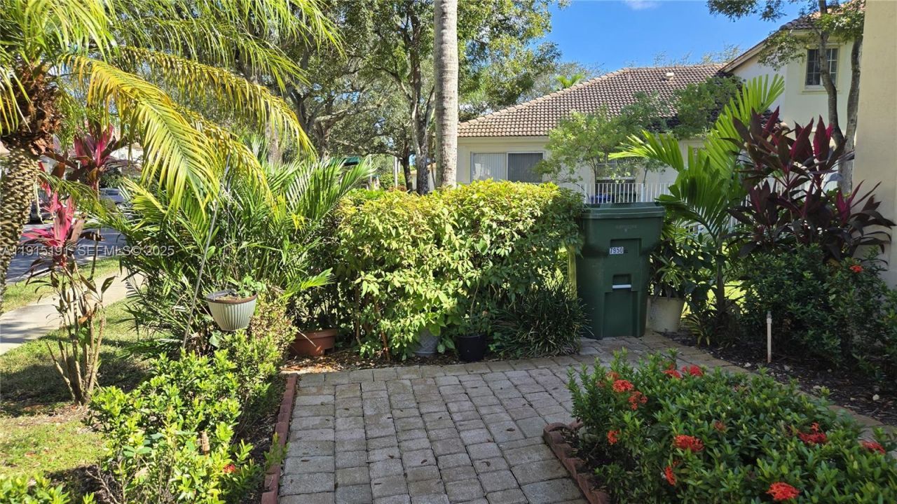 7950 NW 20th St, Pembroke Pines, FL 33024 Photo