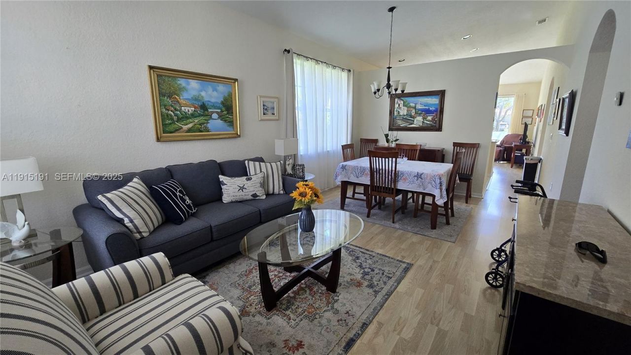 7950 NW 20th St, Pembroke Pines, FL 33024 Photo