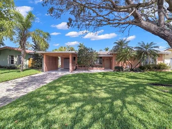 2725 SE 5th Court, Pompano Beach, FL 33062