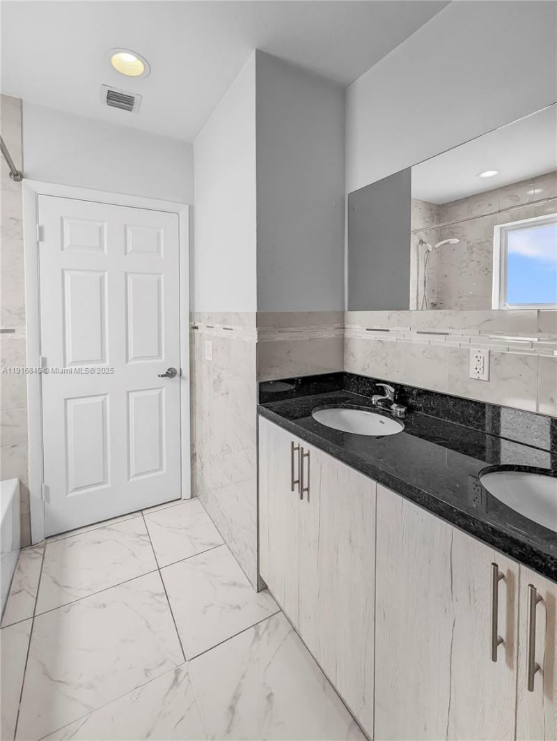 850 SW 14th Ave, Unit 4, Miami, FL 33135 Photo