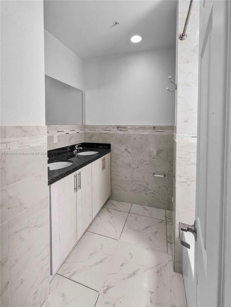 850 SW 14th Ave, Unit 4, Miami, FL 33135 Photo