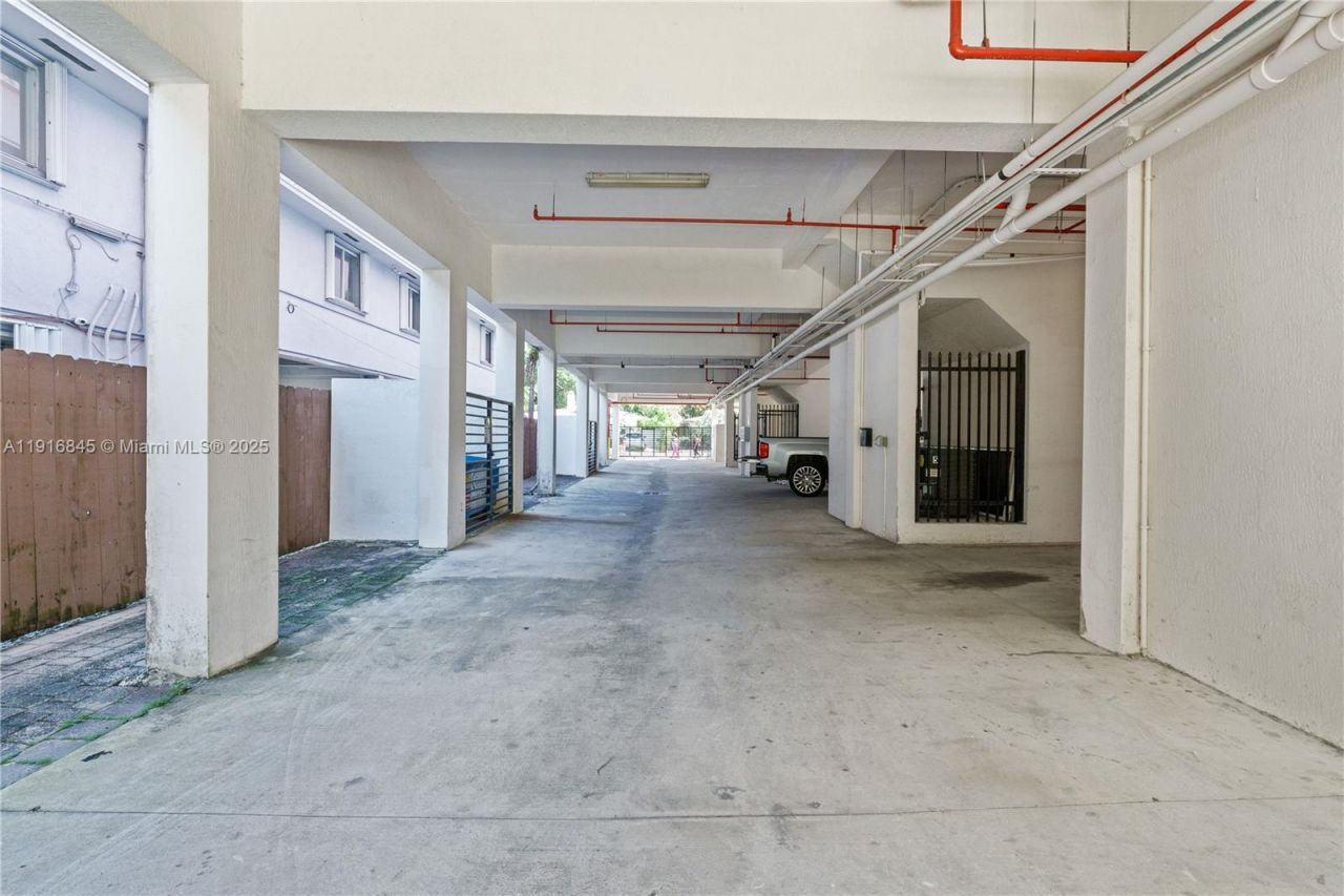 850 SW 14th Ave, Unit 4, Miami, FL 33135 Photo