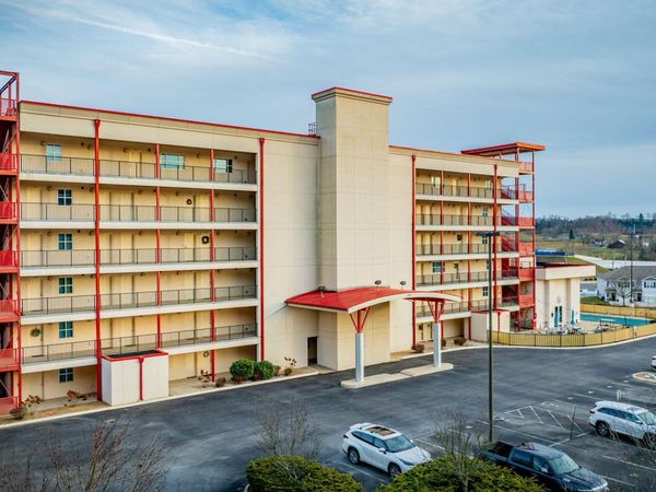 120 Raceday Center Drive, Unit 604, Bristol, TN 37620