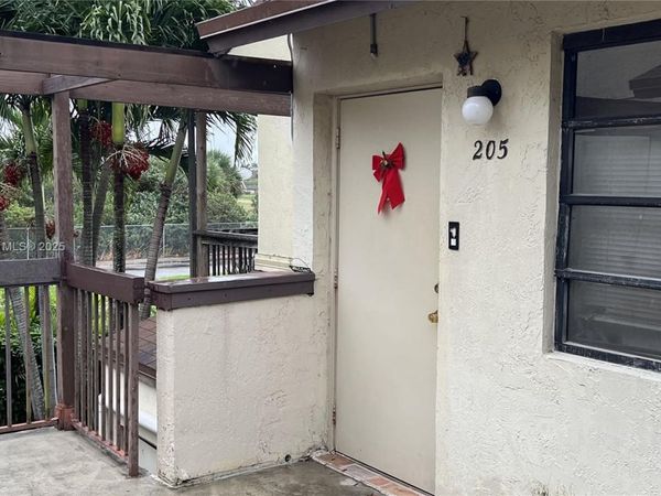 455 NW 210th St, Unit 205, Miami Gardens, FL 33169