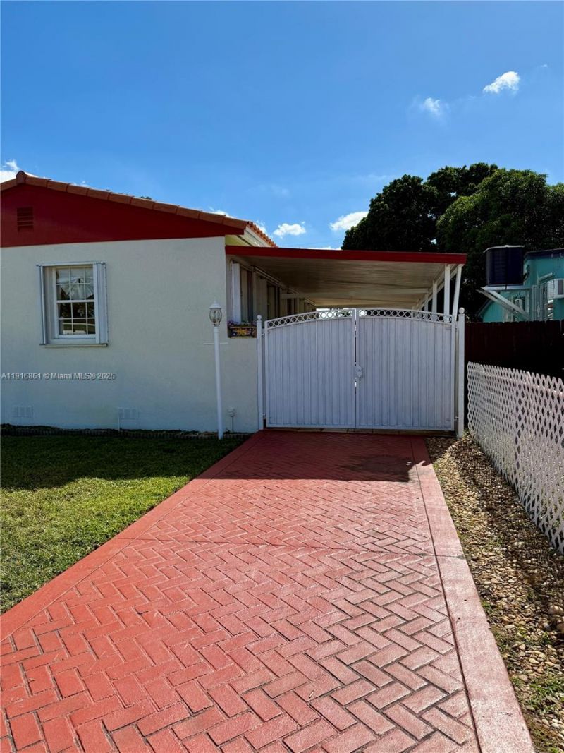 174 E 41st St, Hialeah, FL 33013 Photo