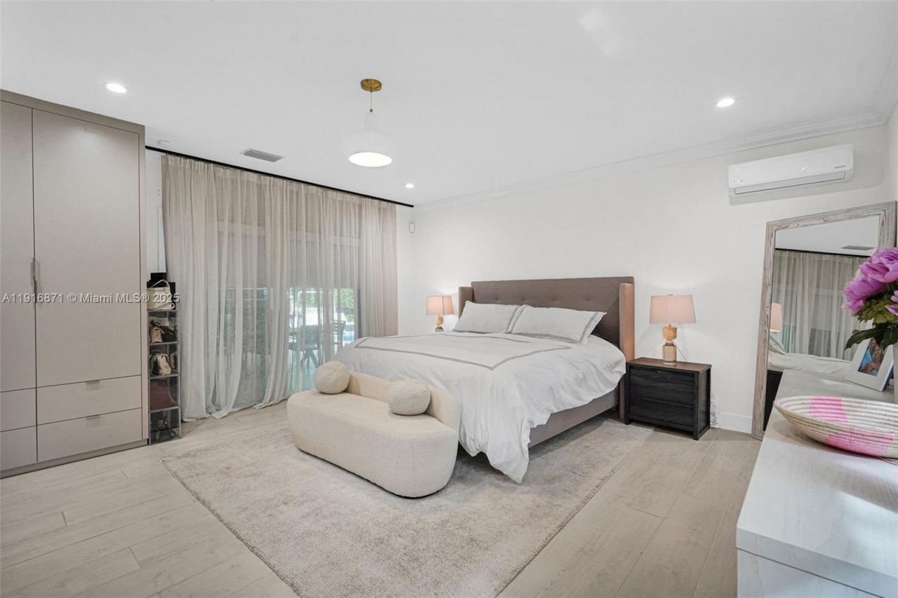 145 Bal Bay Dr, Bal Harbour, FL 33154 Photo