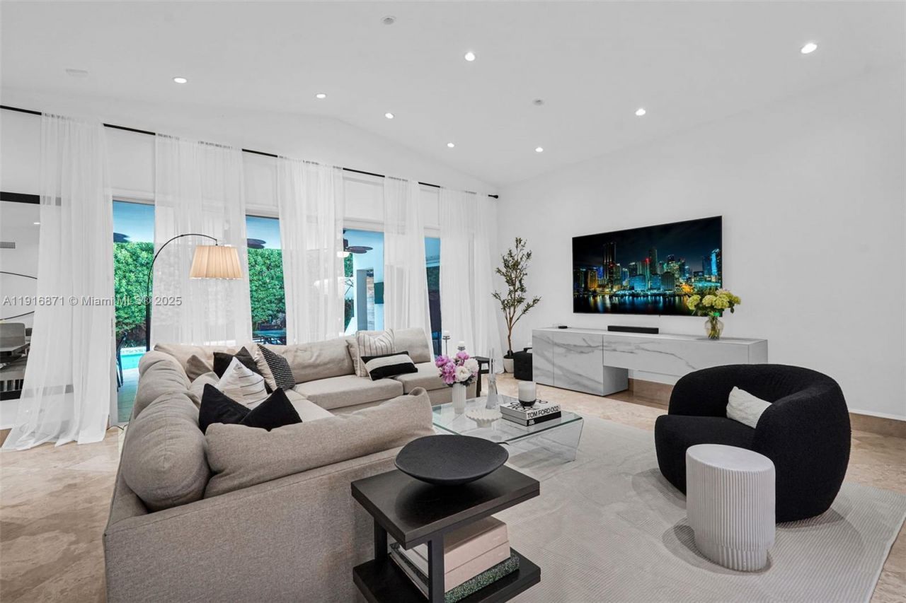 145 Bal Bay Dr, Bal Harbour, FL 33154 Photo