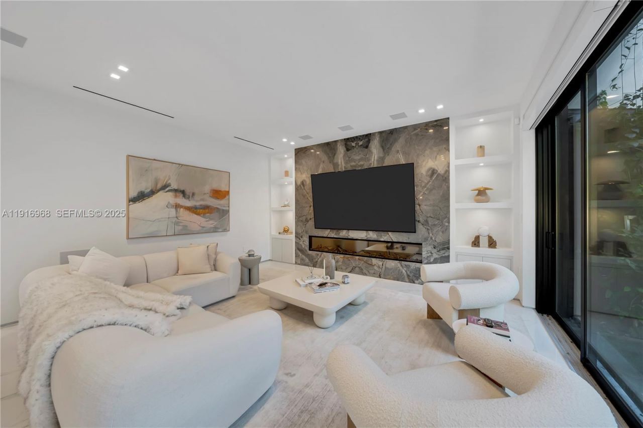 34 SW 26th Rd, Unit N/A, Miami, FL 33129 Photo