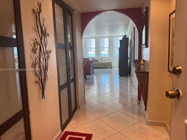 5401 Collins Ave, Unit 931, Miami Beach, FL 33140 Photo