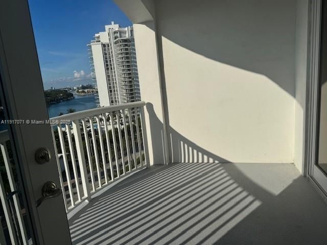 5401 Collins Ave, Unit 931, Miami Beach, FL 33140 Photo