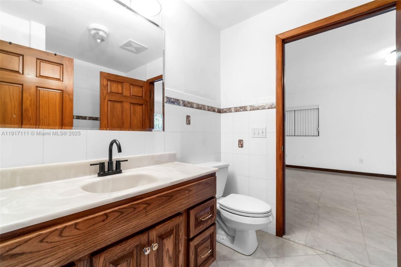 9085 SW 157th St, Palmetto Bay, FL 33157 Photo