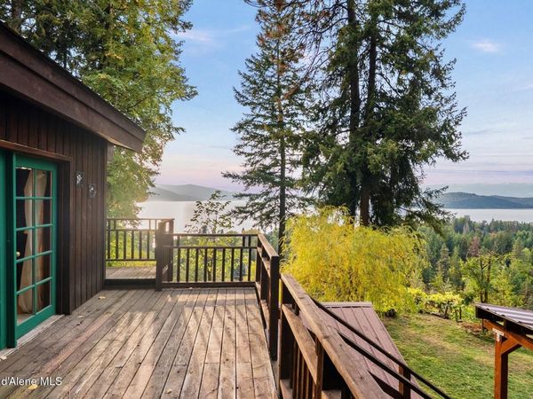 130 Mayaka Rd , Hope, ID 83836