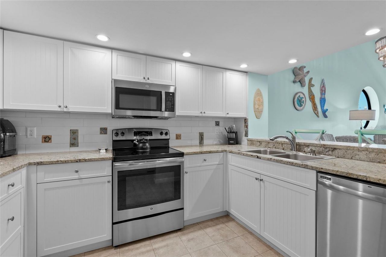 1007 Gulf Drive N, Unit 213, Bradenton Beach, FL 34217 Photo