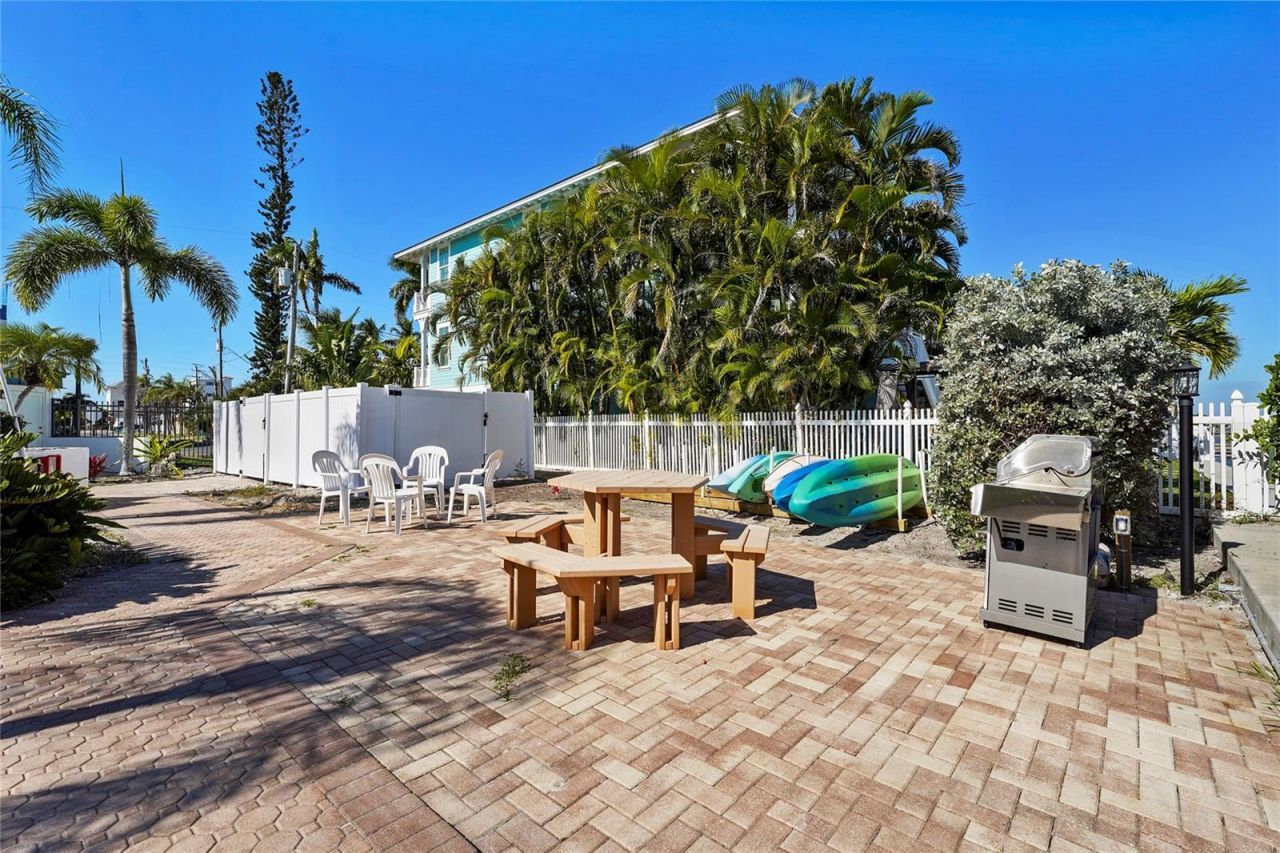 1007 Gulf Drive N, Unit 213, Bradenton Beach, FL 34217 Photo