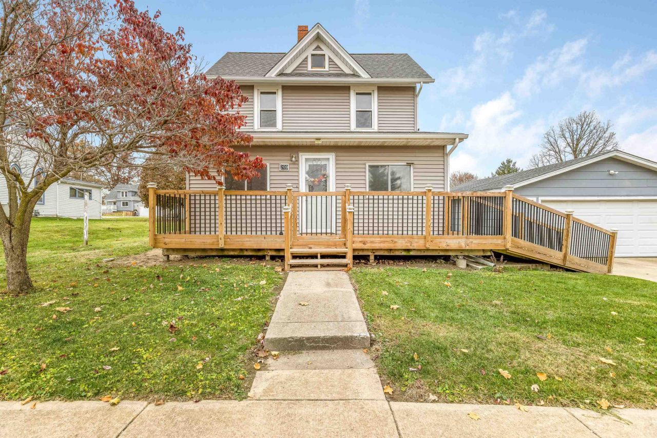 209 S Elida Street, Winnebago, IL 61088 Main Photo