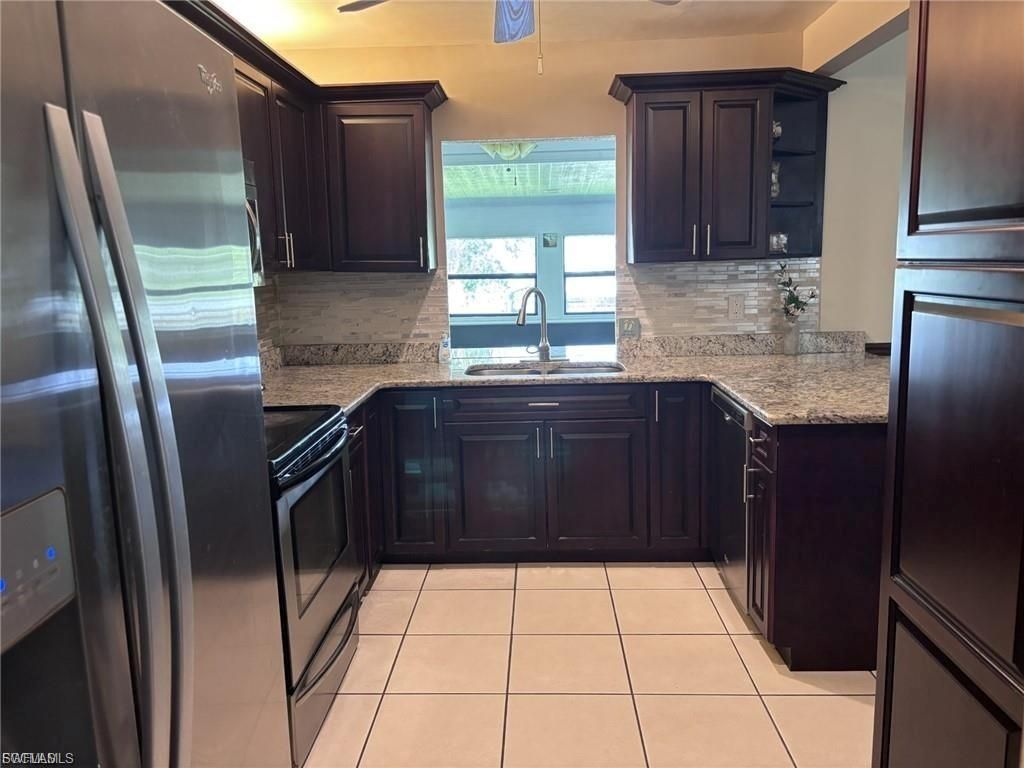2207 NE 1st Ter, Cape Coral, FL 33909 Photo