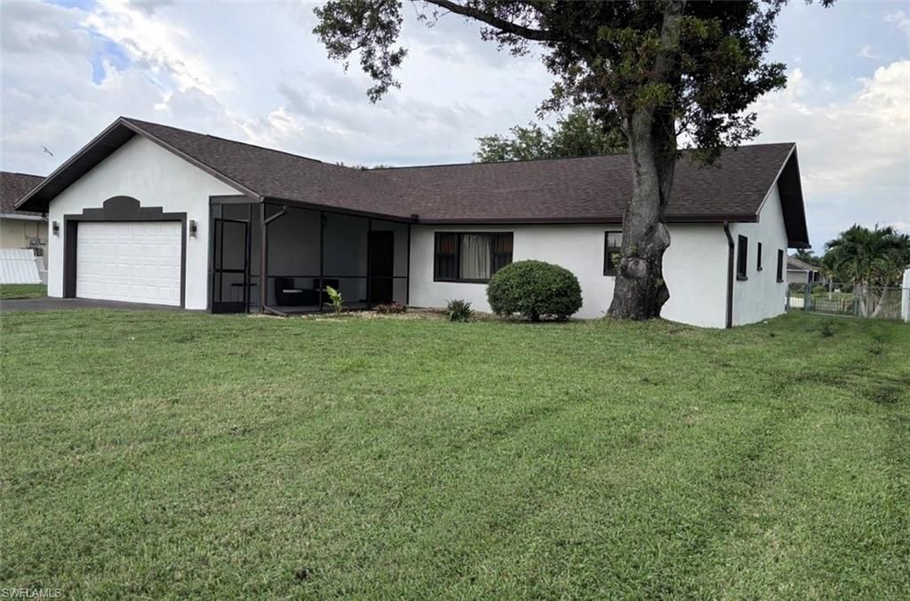 2207 NE 1st Ter, Cape Coral, FL 33909 Photo