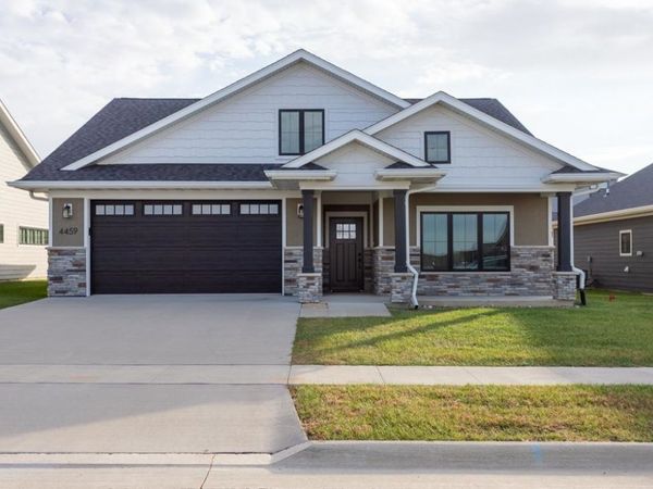 4459 Ewing Drive, Dubuque, IA 52002