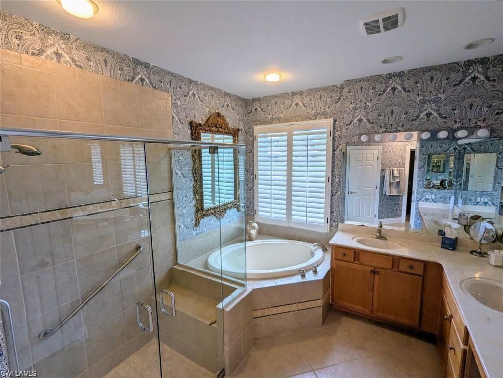 12839 Carrington Cir, Unit 8-102, Naples, FL 34105 Photo