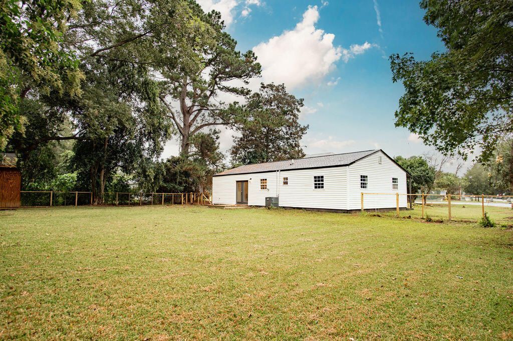 1733 Main Road Photo 6