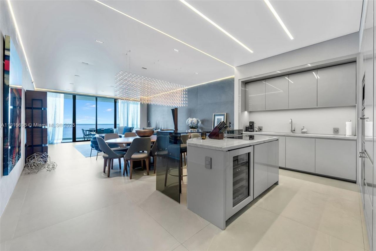 18975 Collins Ave, Unit 1002, Sunny Isles Beach, FL 33160 Photo