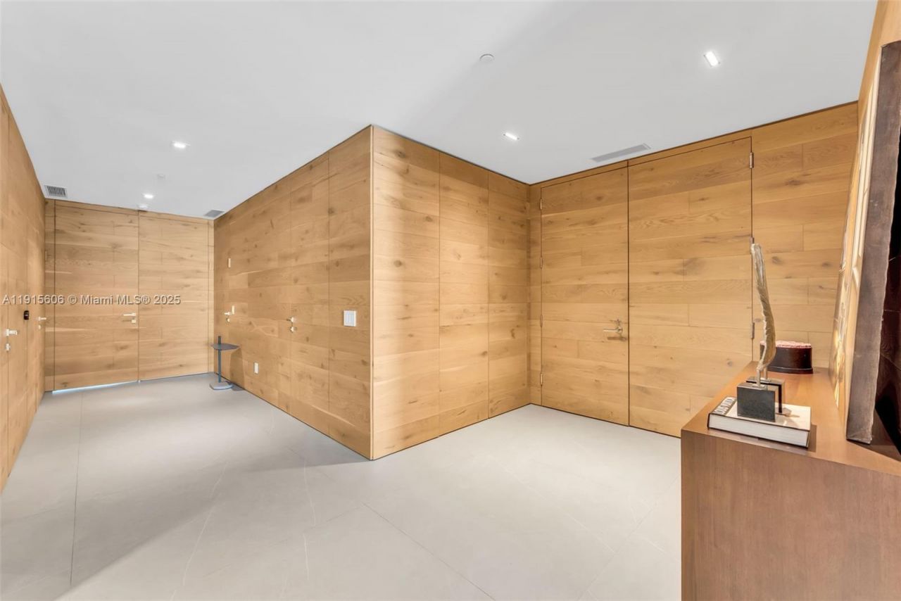 18975 Collins Ave, Unit 1002, Sunny Isles Beach, FL 33160 Photo