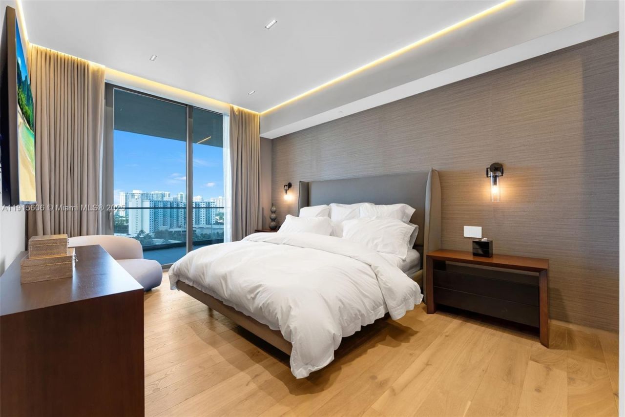 18975 Collins Ave, Unit 1002, Sunny Isles Beach, FL 33160 Photo