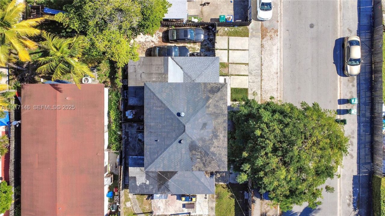 2275 NW 30th St, Miami, FL 33142 Photo