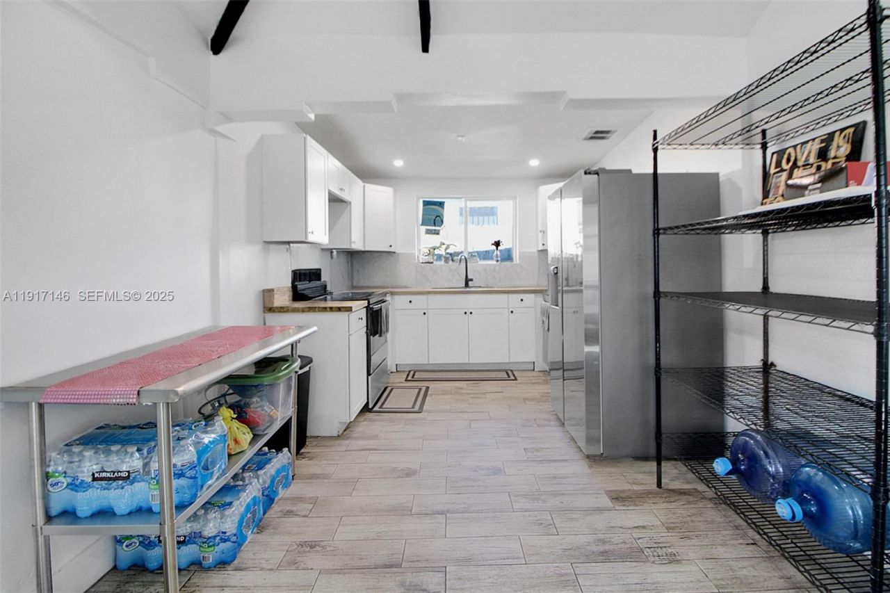 2275 NW 30th St, Miami, FL 33142 Photo