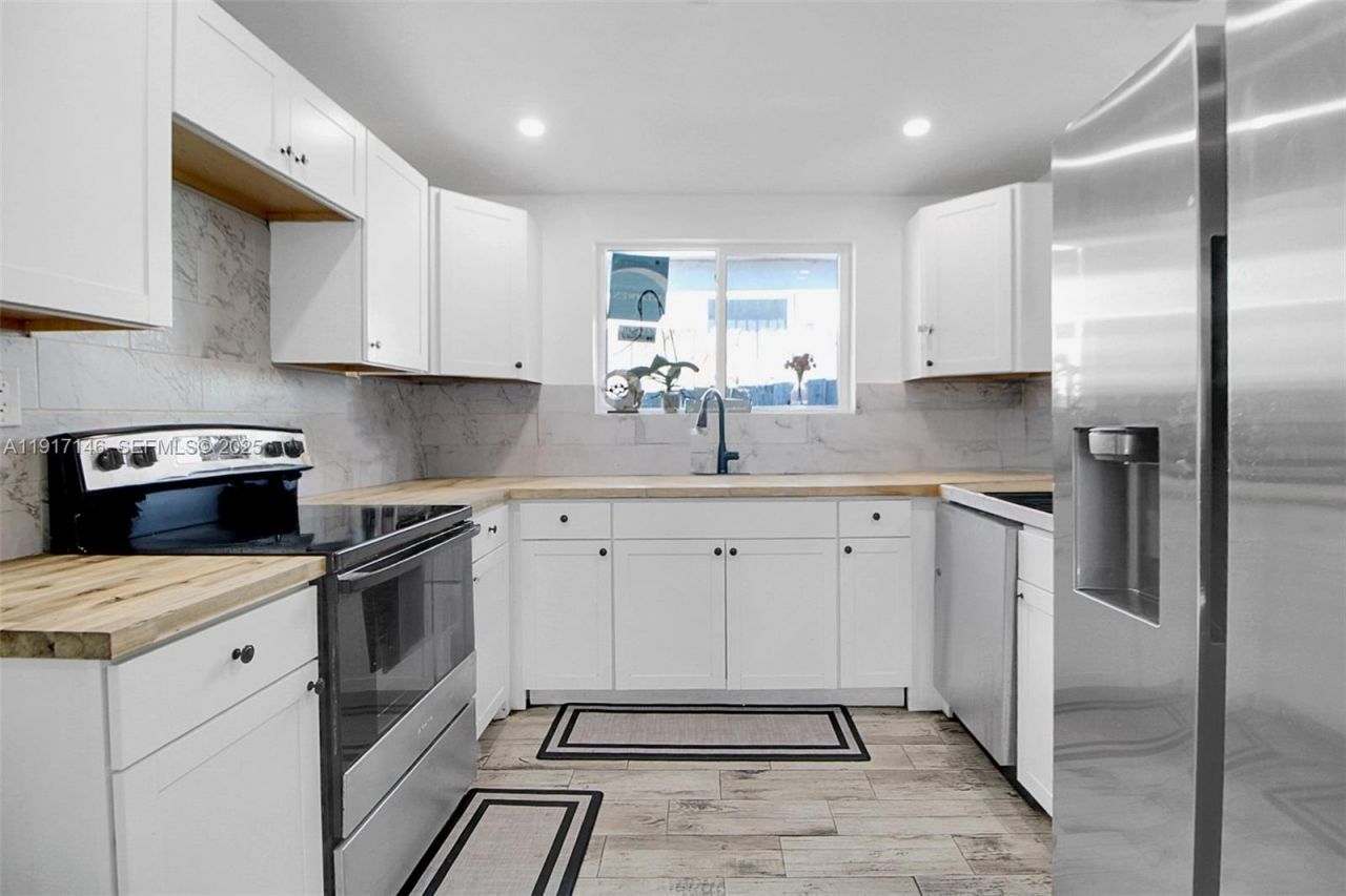 2275 NW 30th St, Miami, FL 33142 Photo