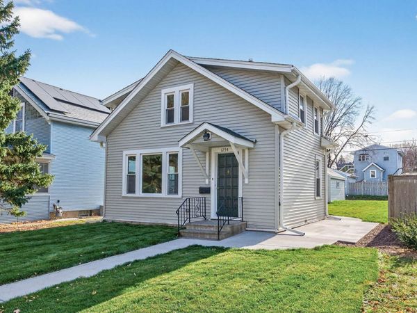 1254 Niles Avenue, Saint Paul, MN 55116