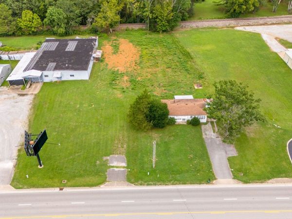 309 N Military St, Loretto, TN 38469