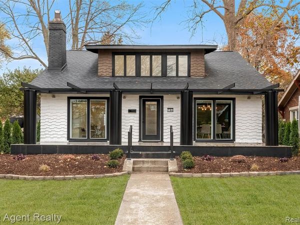 784 Barrington Road, Grosse Pointe, MI 48230