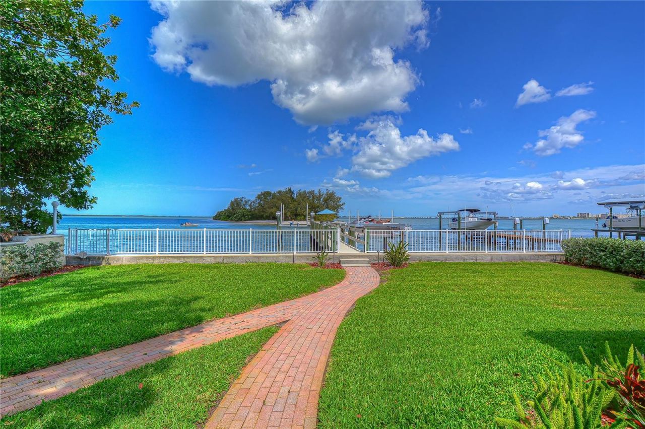 115 Buena Vista Drive S, Dunedin, FL 34698 Photo