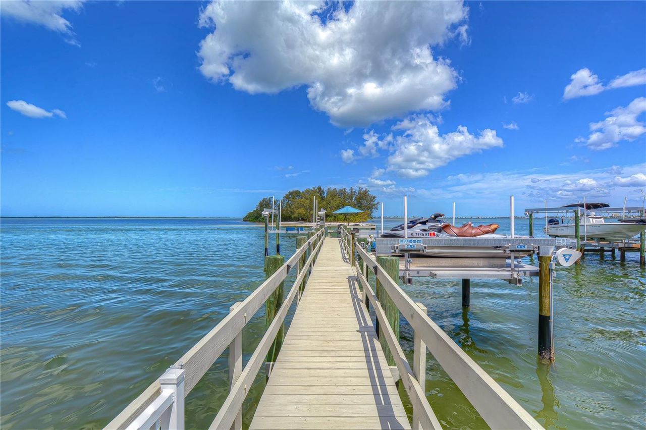 115 Buena Vista Drive S, Dunedin, FL 34698 Photo