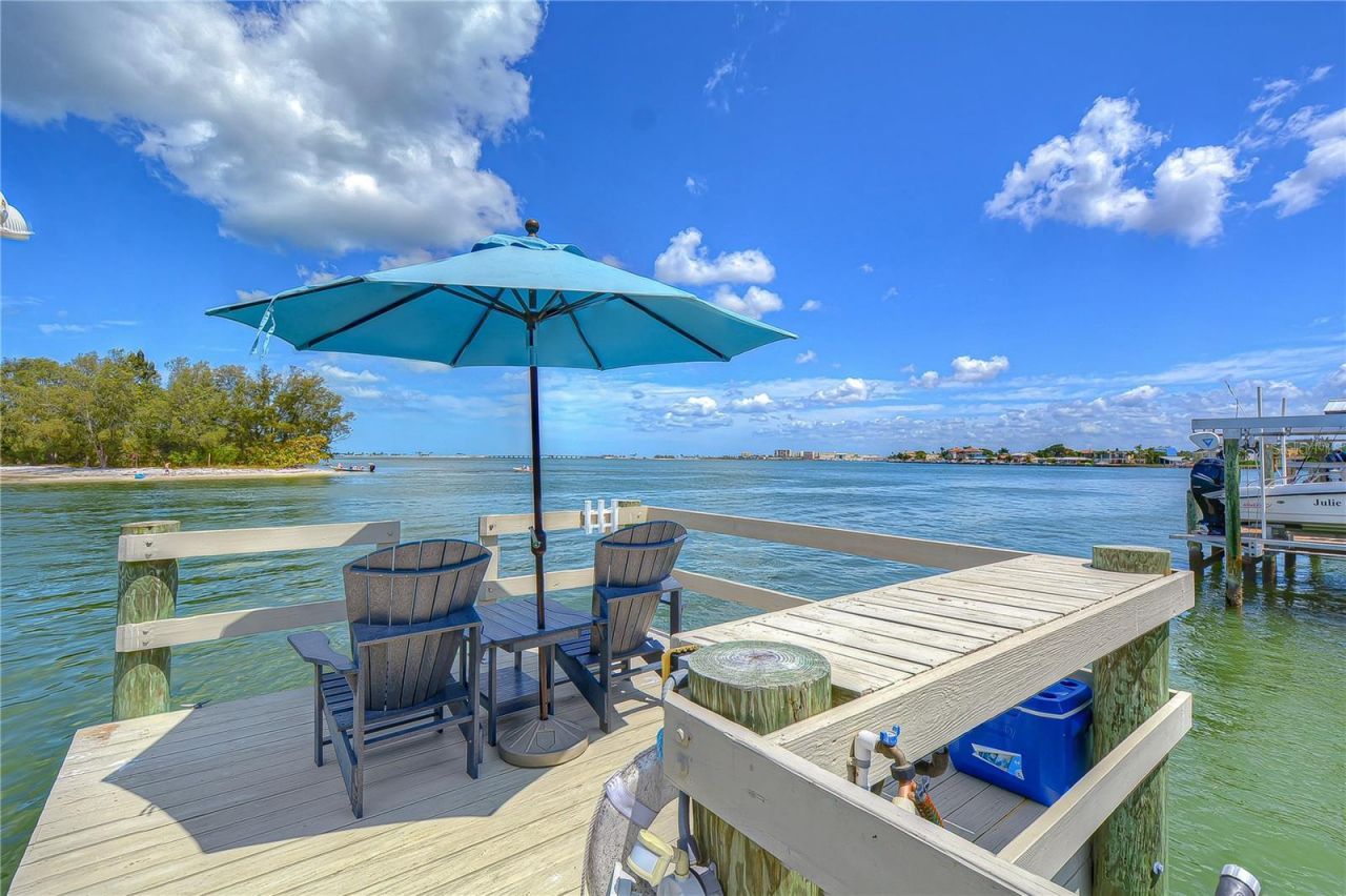 115 Buena Vista Drive S, Dunedin, FL 34698 Photo