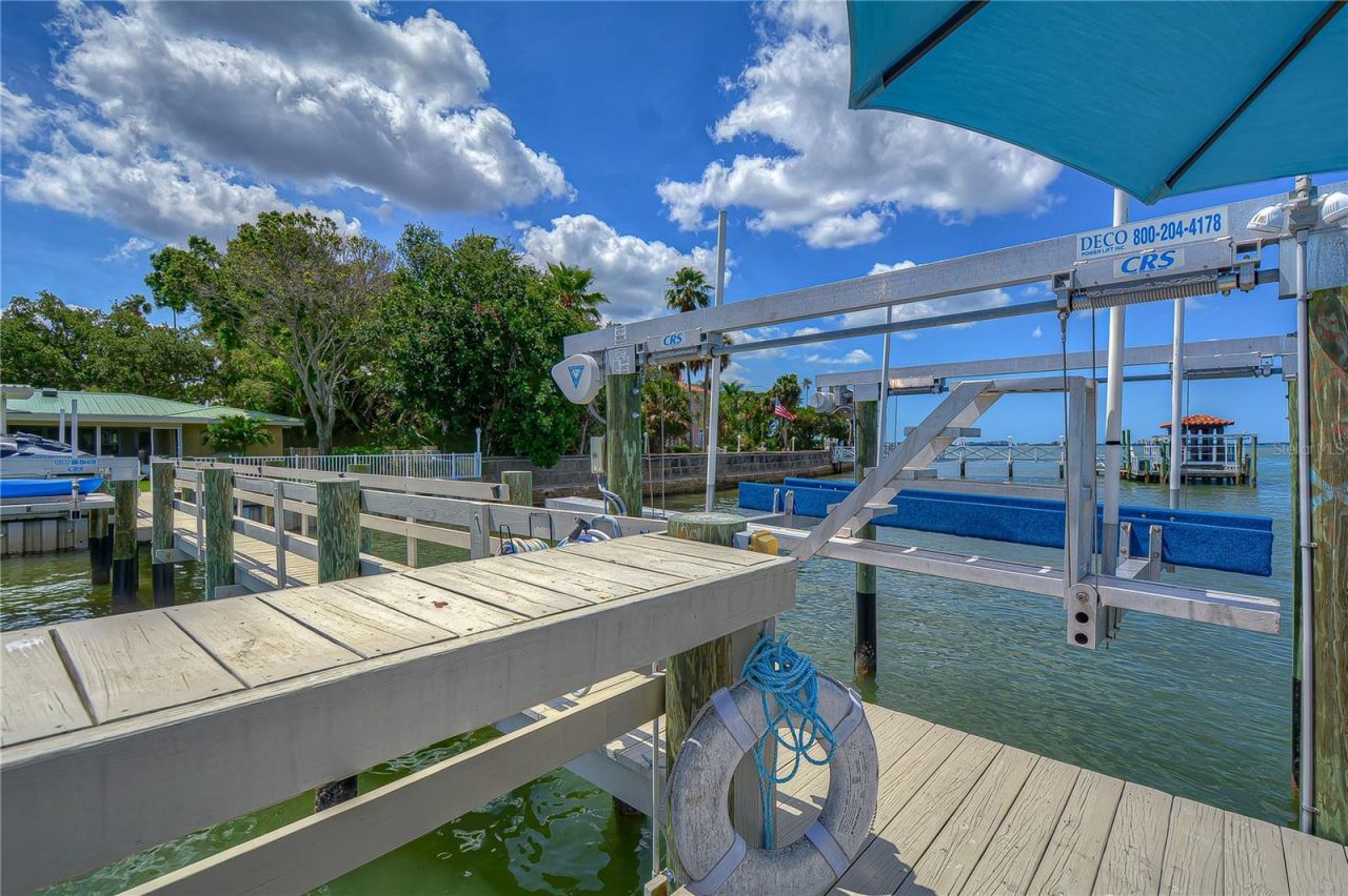 115 Buena Vista Drive S, Dunedin, FL 34698 Photo