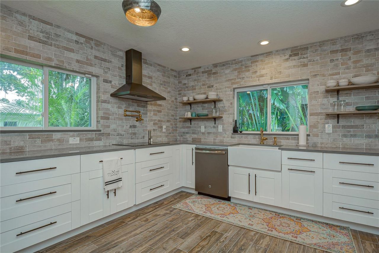 115 Buena Vista Drive S, Dunedin, FL 34698 Photo