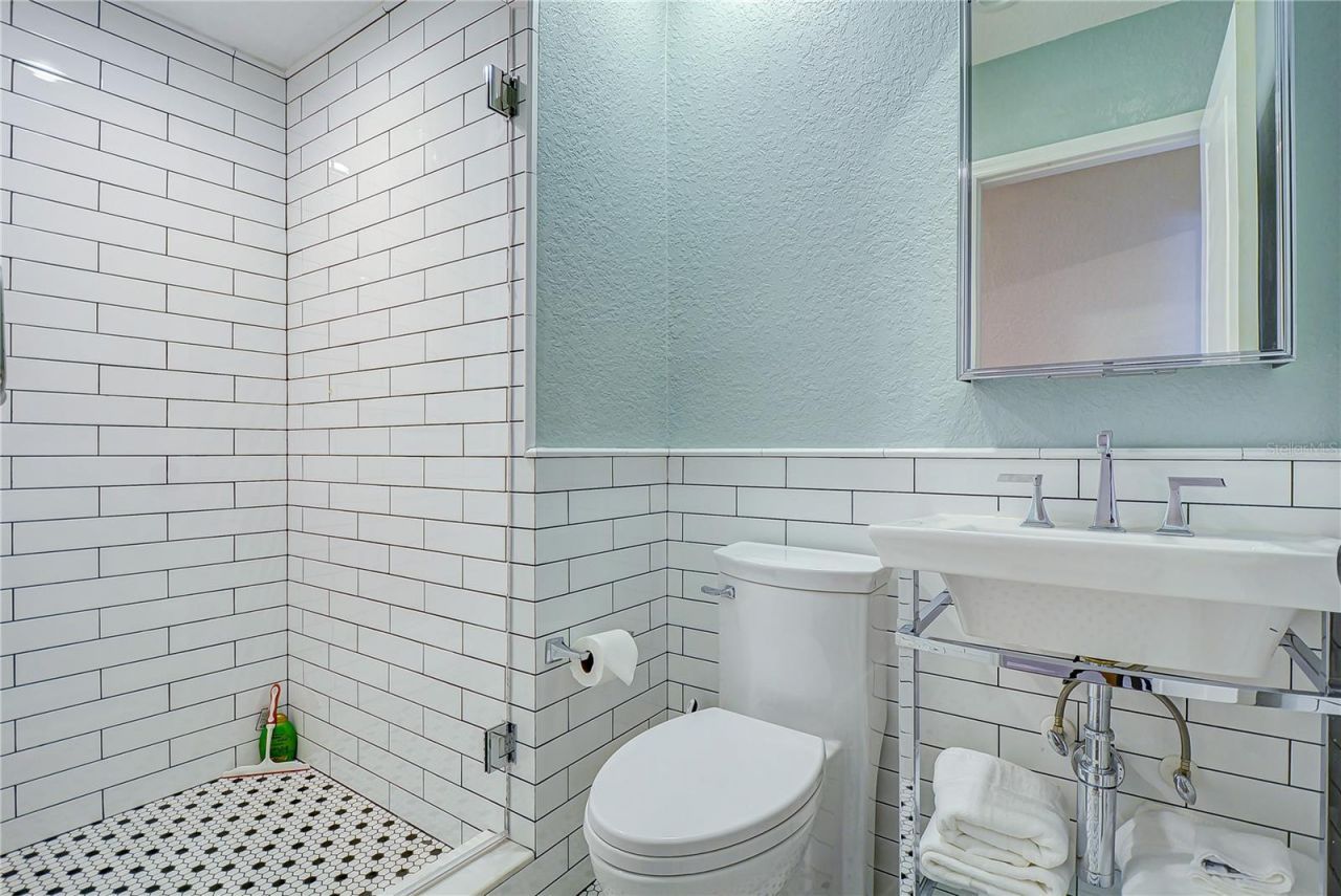 115 Buena Vista Drive S, Dunedin, FL 34698 Photo