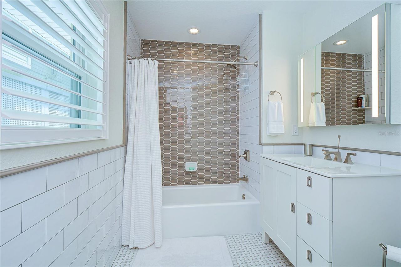 115 Buena Vista Drive S, Dunedin, FL 34698 Photo